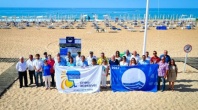 ALBUFEIRA HASTEOU BANDEIRAS AZUIS E DE PRAIAS ACESSÍVEIS