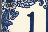 AZULEJOS TRADICIONAIS NA ZONA ANTIGA DA CIDADE PARA NÚMEROS DE POLÍCIA